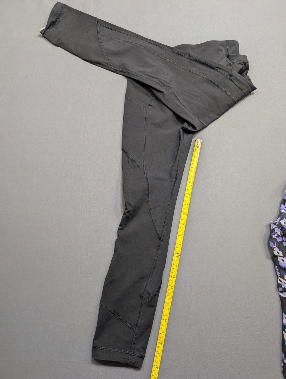 Like new lululemon high-rise black leggings with pockets
